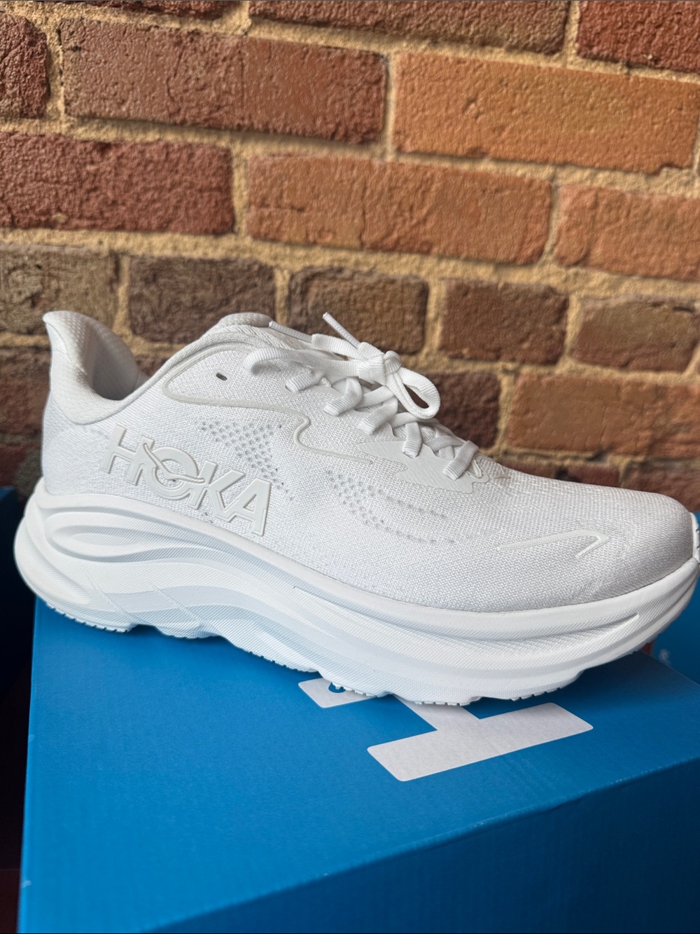 Hoka Clifton 10 WWH